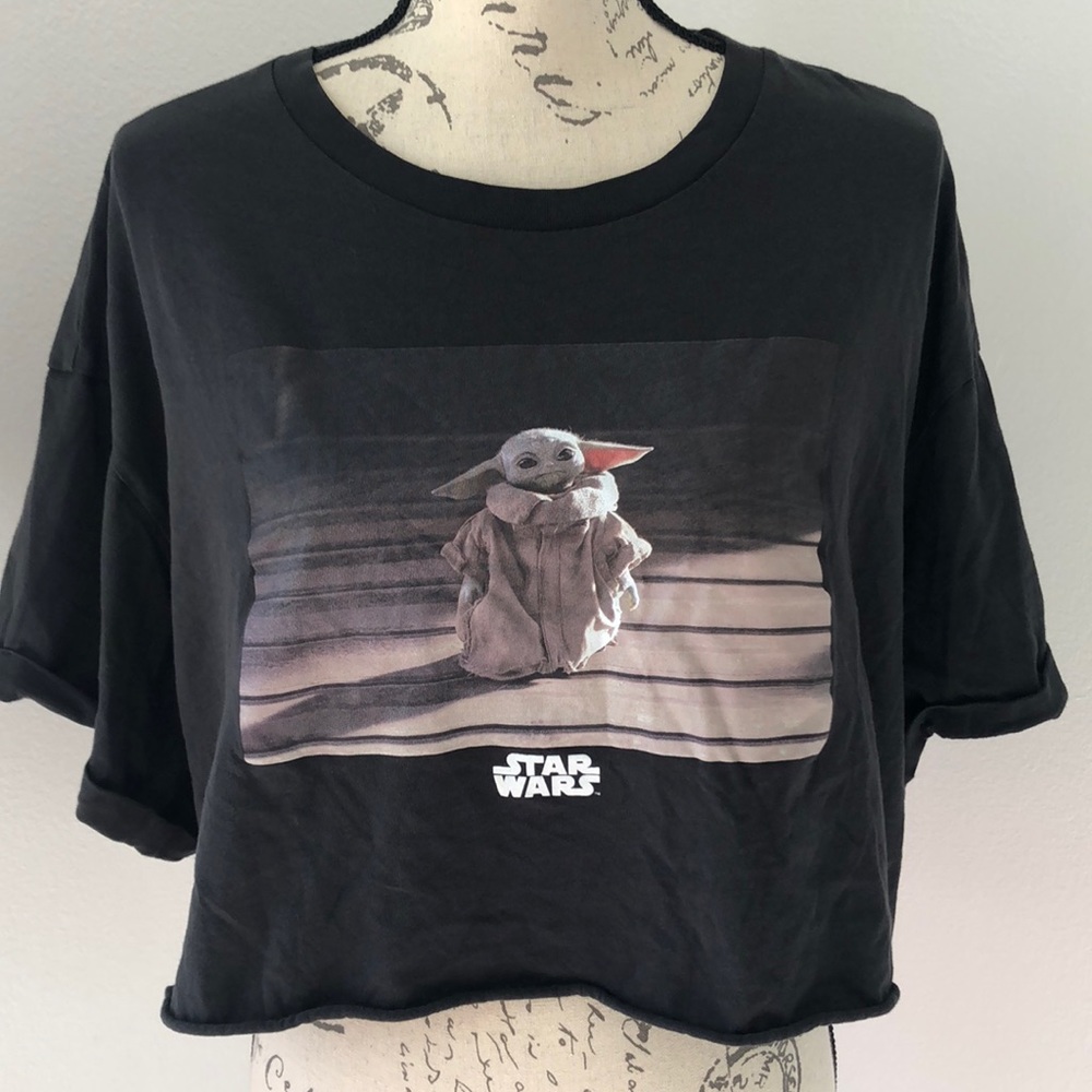 Women’s The Child crop tee size XL